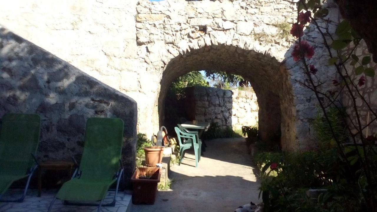 Cottage Melita The Apartment For Animal Lovers Babino Polje Buitenkant foto